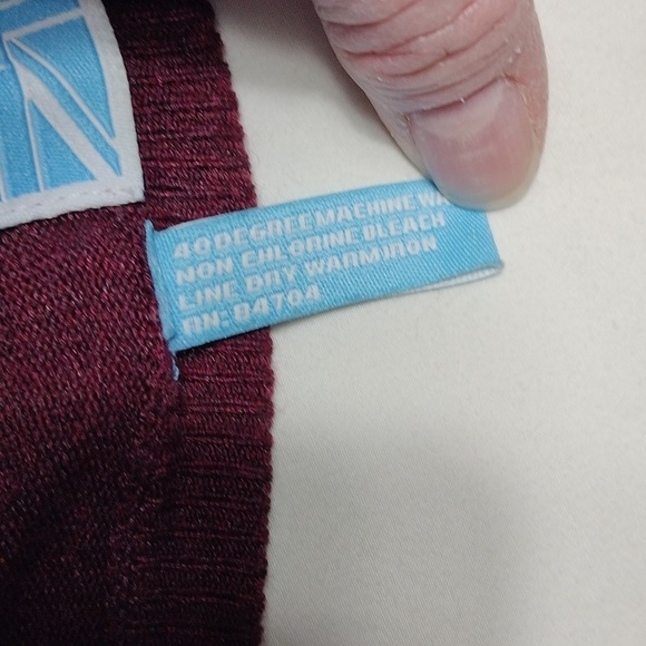 Survival women's burgundy long sleeved cropped cardigan size large - Picture 4 of 9